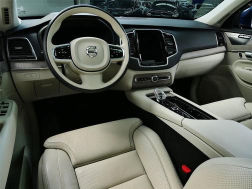 2024 Volvo XC90 Recharge Plug-In Hybrid T8 Ultimate Bright Theme 7-Seater