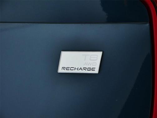 2024 Volvo XC90 Recharge Plug-In Hybrid T8 Ultimate Bright Theme 7-Seater