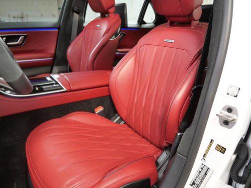 MANUFAKTUR Moonlight White Metallic 2025 Mercedes-Benz AMG S 63 E 4MATIC