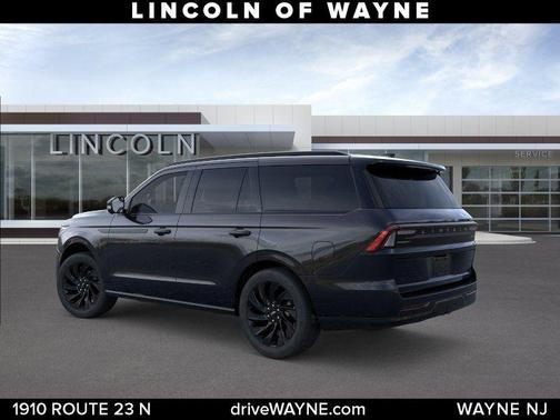Infinite Black Metallic 2026 Lincoln Navigator Reserve