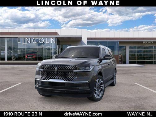 Infinite Black Metallic Clearcoat 2026 Lincoln Navigator Premiere