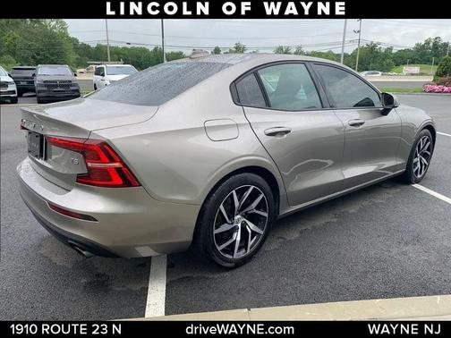 2019 Volvo S60 T5 Momentum