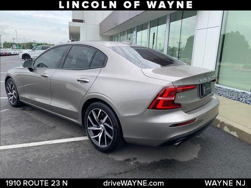 2019 Volvo S60 T5 Momentum