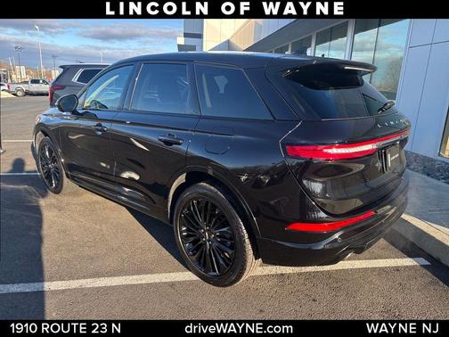 2023 Lincoln Corsair Standard