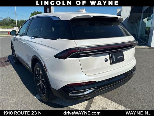 White Platinum Clearcoat Metallic 2024 Lincoln Nautilus Premiere
