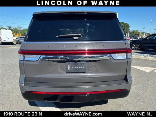 Chroma Caviar Dark Gray Metallic Clearcoat 2024 Lincoln Navigator Black Label