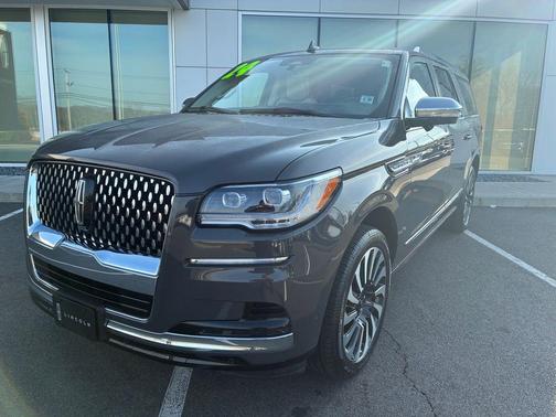 Metallic 2024 Lincoln Navigator L Black Label