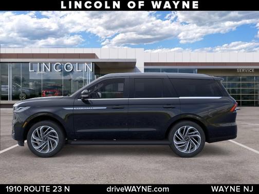 Infinite Black Metallic Clearcoat 2026 Lincoln Navigator Premiere