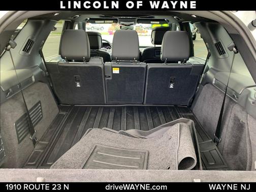 2025 Land Rover Discovery P360 Dynamic SE