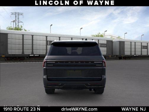 Infinite Black Metallic 2026 Lincoln Navigator Reserve