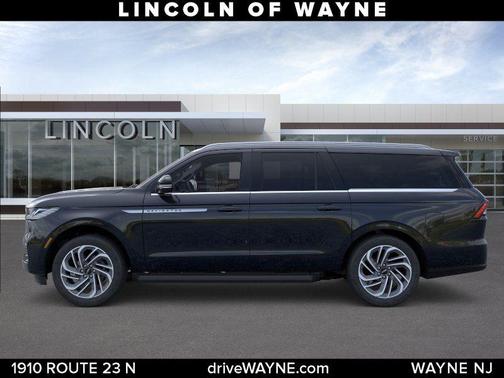 Black Metallic 2026 Lincoln Navigator L Premiere