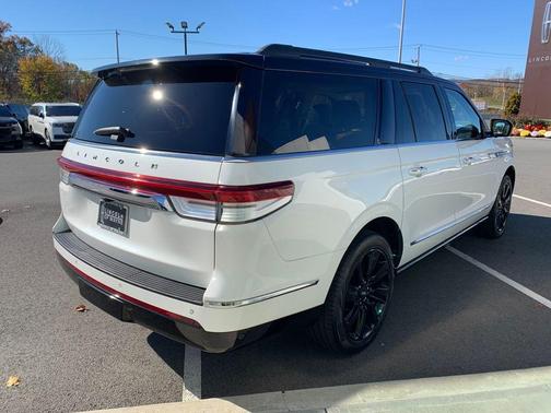 2022 Lincoln Navigator L Black Label