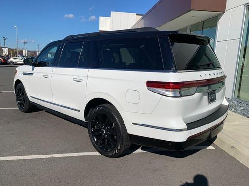 2022 Lincoln Navigator L Black Label