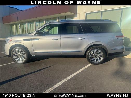 2022 Lincoln Navigator L Reserve