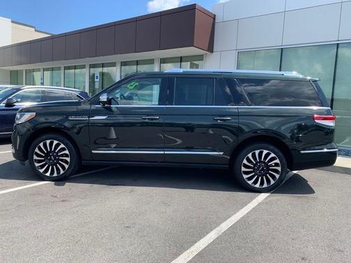 2023 Lincoln Navigator L Black Label