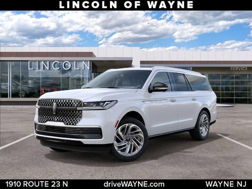 Pristine White Metallic Tri-Coat 2027 Lincoln Navigator Reserve