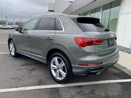 2022 Audi Q3 45 S line Premium