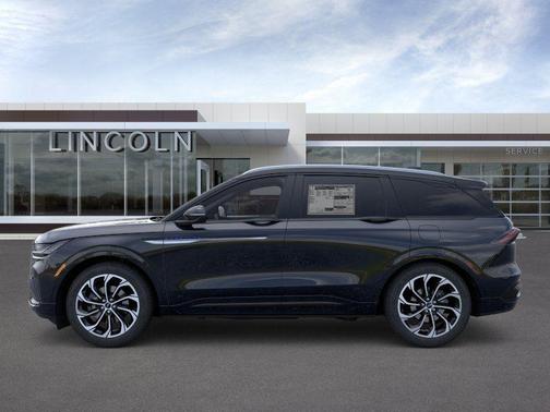 Infinite Black Metallic 2026 Lincoln Nautilus Reserve
