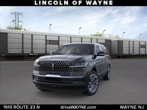 Infinite Black Metallic 2026 Lincoln Navigator L Reserve