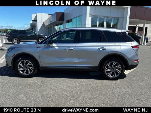 Silver Radiance Metallic 2024 Lincoln Corsair Premiere