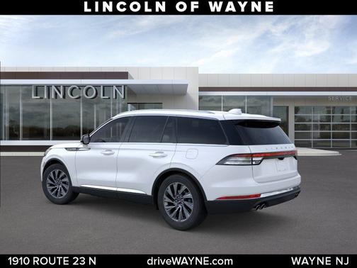 White Metallic 2026 Lincoln Aviator Premiere