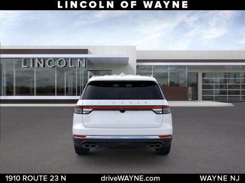 White Metallic 2026 Lincoln Aviator Premiere