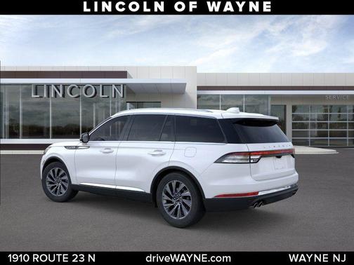 White Metallic 2026 Lincoln Aviator Premiere