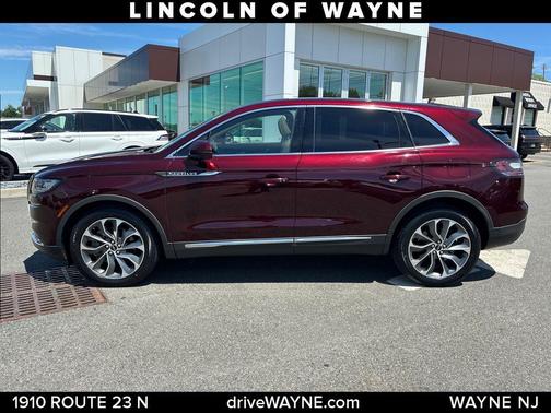 Burgundy Velvet Metallic Tinted Clearcoat 2023 Lincoln Nautilus Reserve