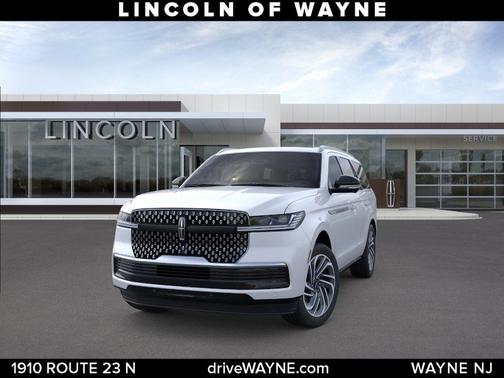 Crystal White Metallic Clearcoat 2026 Lincoln Navigator Reserve