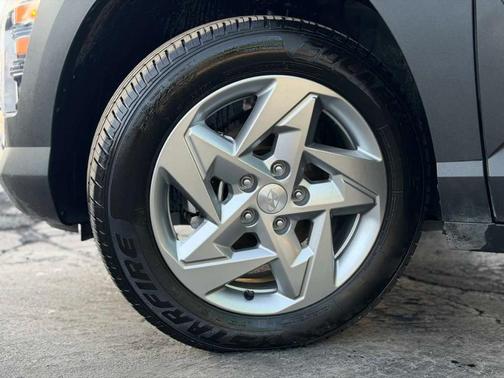 2024 Hyundai KONA SE