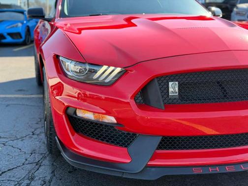 2017 Ford Shelby GT350 Base