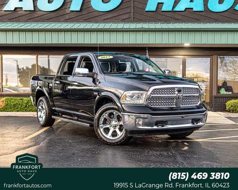 Brilliant Black Crystal Pearlcoat 2017 RAM 1500 Laramie