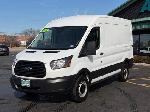 2019 Ford Transit-250 130 WB Medium Roof Cargo