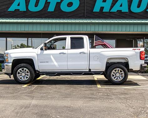 Summit White 2019 Chevrolet Silverado 2500 WT