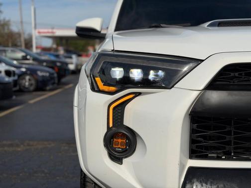 Super White 2021 Toyota 4Runner TRD Off Road