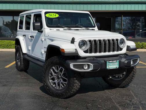 Bright White Clearcoat 2024 Jeep Wrangler Sahara