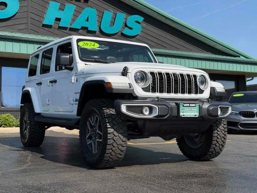 Bright White Clearcoat 2024 Jeep Wrangler Sahara