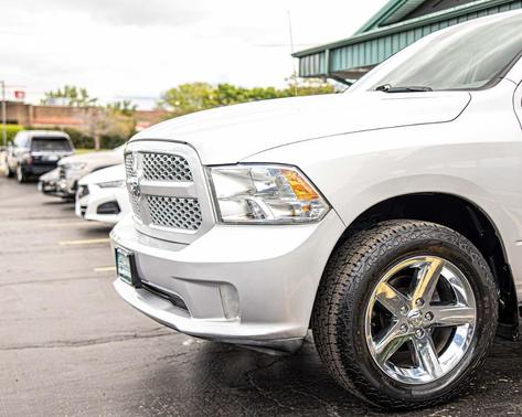 Bright Silver Clearcoat Metallic 2018 RAM 1500 Express