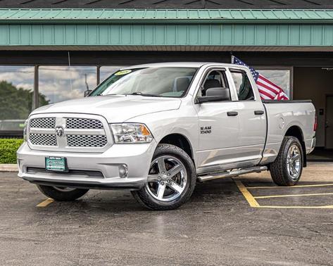Bright Silver Clearcoat Metallic 2018 RAM 1500 Express