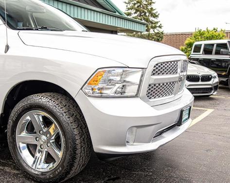 Bright Silver Clearcoat Metallic 2018 RAM 1500 Express