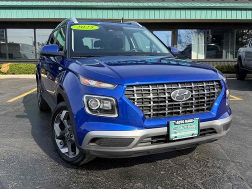 2025 Hyundai VENUE SEL