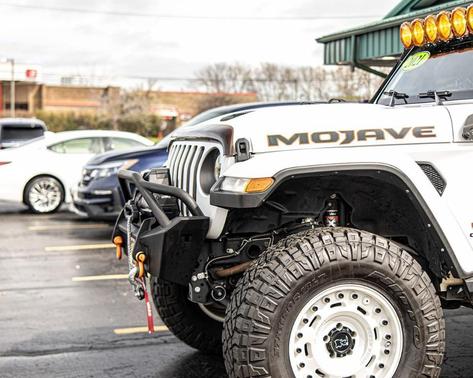Bright White Clearcoat 2021 Jeep Gladiator Mojave