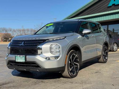 2022 Mitsubishi Outlander ES