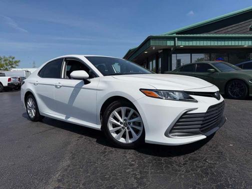 White 2022 Toyota Camry LE
