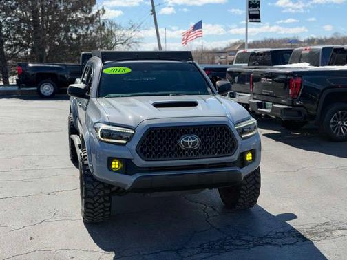 Cement 2018 Toyota Tacoma TRD Sport