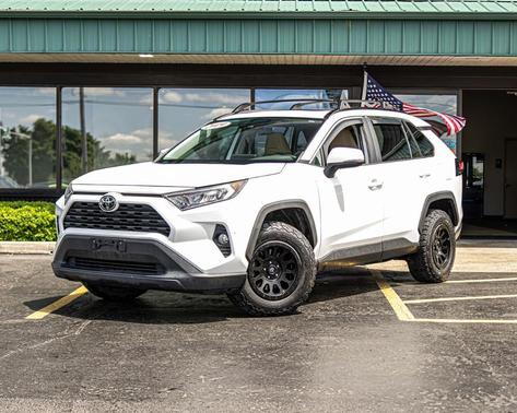 Super White 2019 Toyota RAV4 XLE Premium