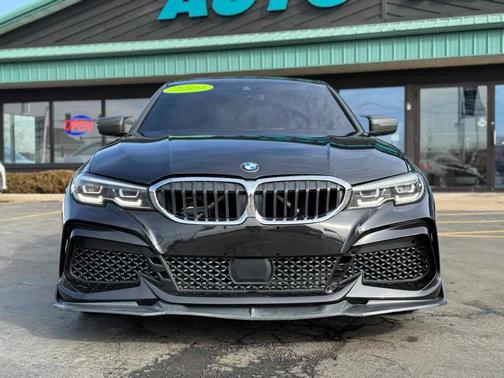 2019 BMW 330 i xDrive