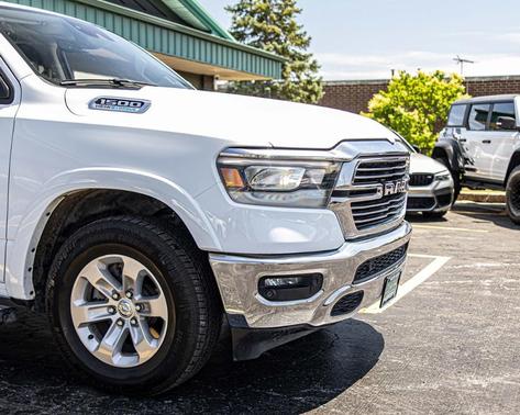 Bright White Clearcoat 2022 RAM 1500 Laramie