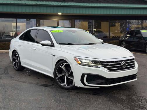 2020 Volkswagen Passat 2.0T R-Line