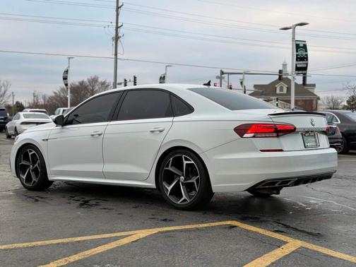 2020 Volkswagen Passat 2.0T R-Line